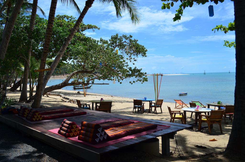 Think & Retro Cafe Lipa Noi Samui Hostel Bagian luar foto