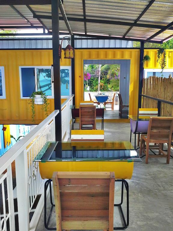 Think & Retro Cafe Lipa Noi Samui Hostel Bagian luar foto
