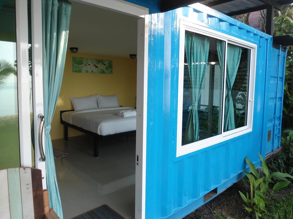 Think & Retro Cafe Lipa Noi Samui Hostel Bagian luar foto