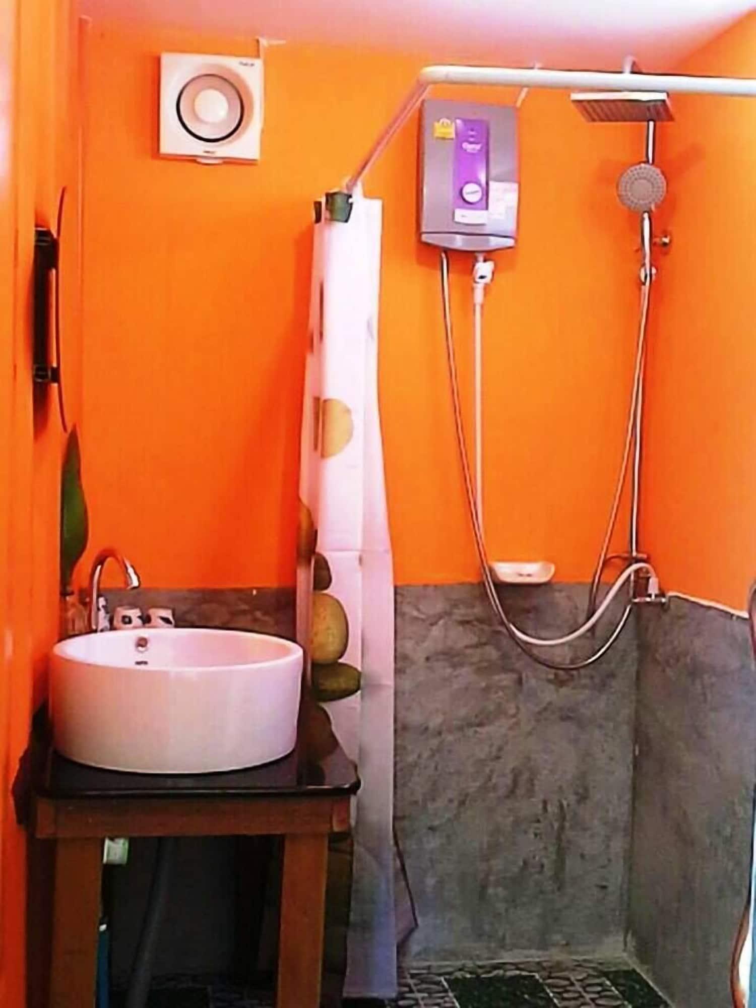 Think & Retro Cafe Lipa Noi Samui Hostel Bagian luar foto