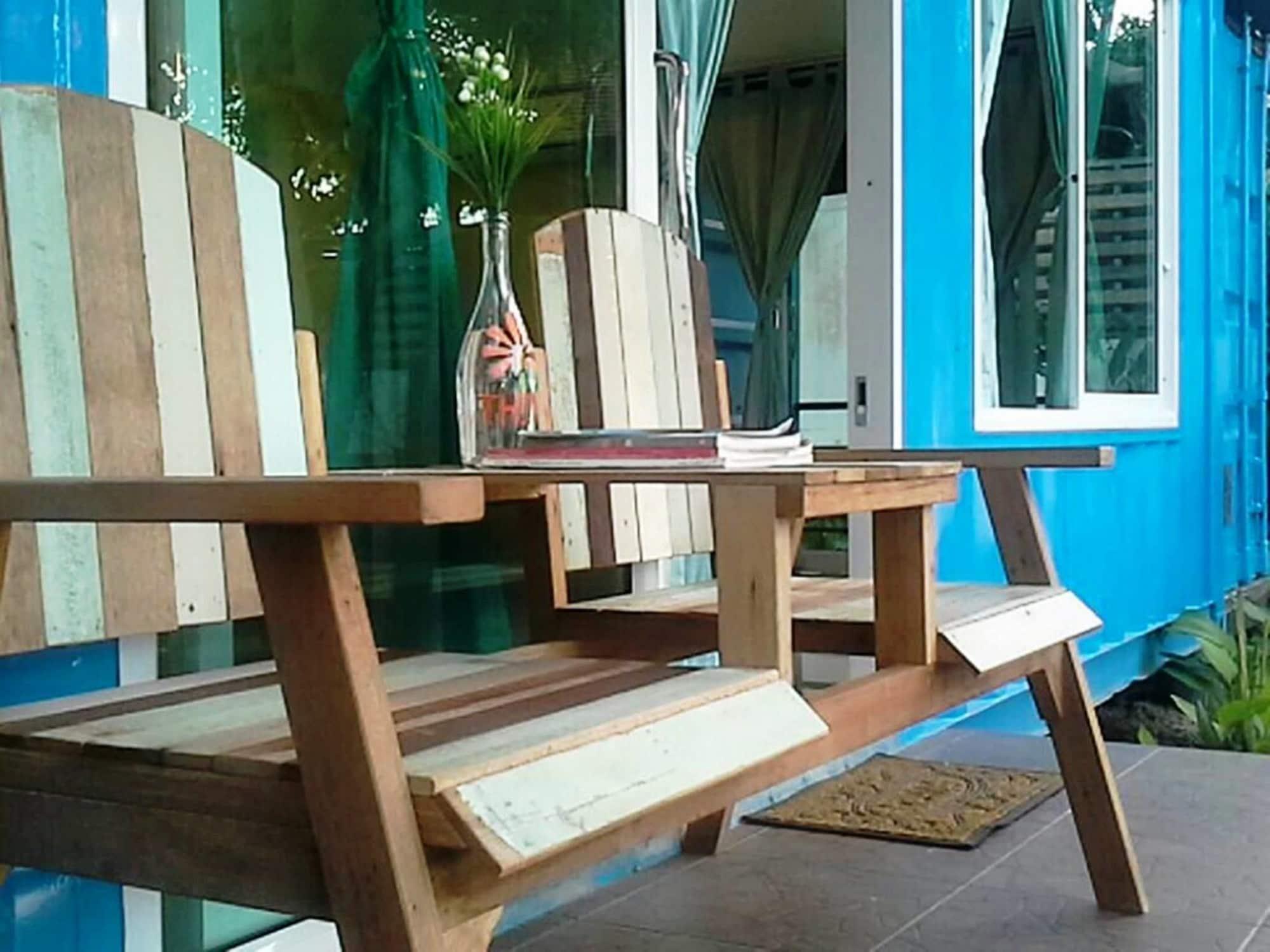 Think & Retro Cafe Lipa Noi Samui Hostel Bagian luar foto