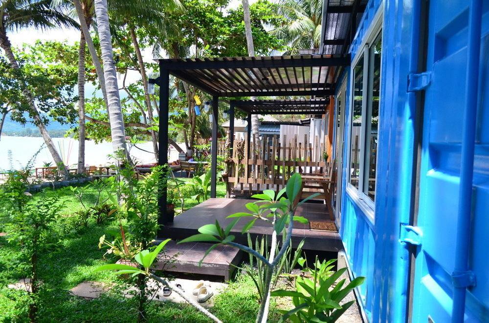 Think & Retro Cafe Lipa Noi Samui Hostel Bagian luar foto