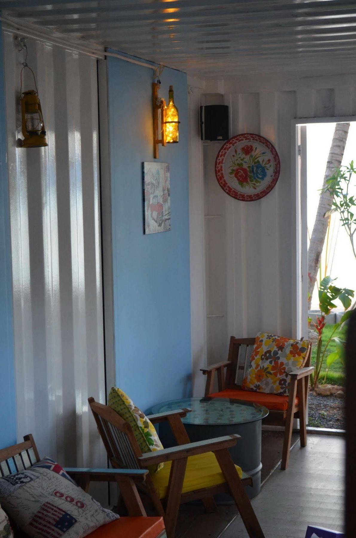 Think & Retro Cafe Lipa Noi Samui Hostel Bagian luar foto